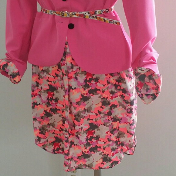 Oversize Gap Print Dress - Picture 8 of 8